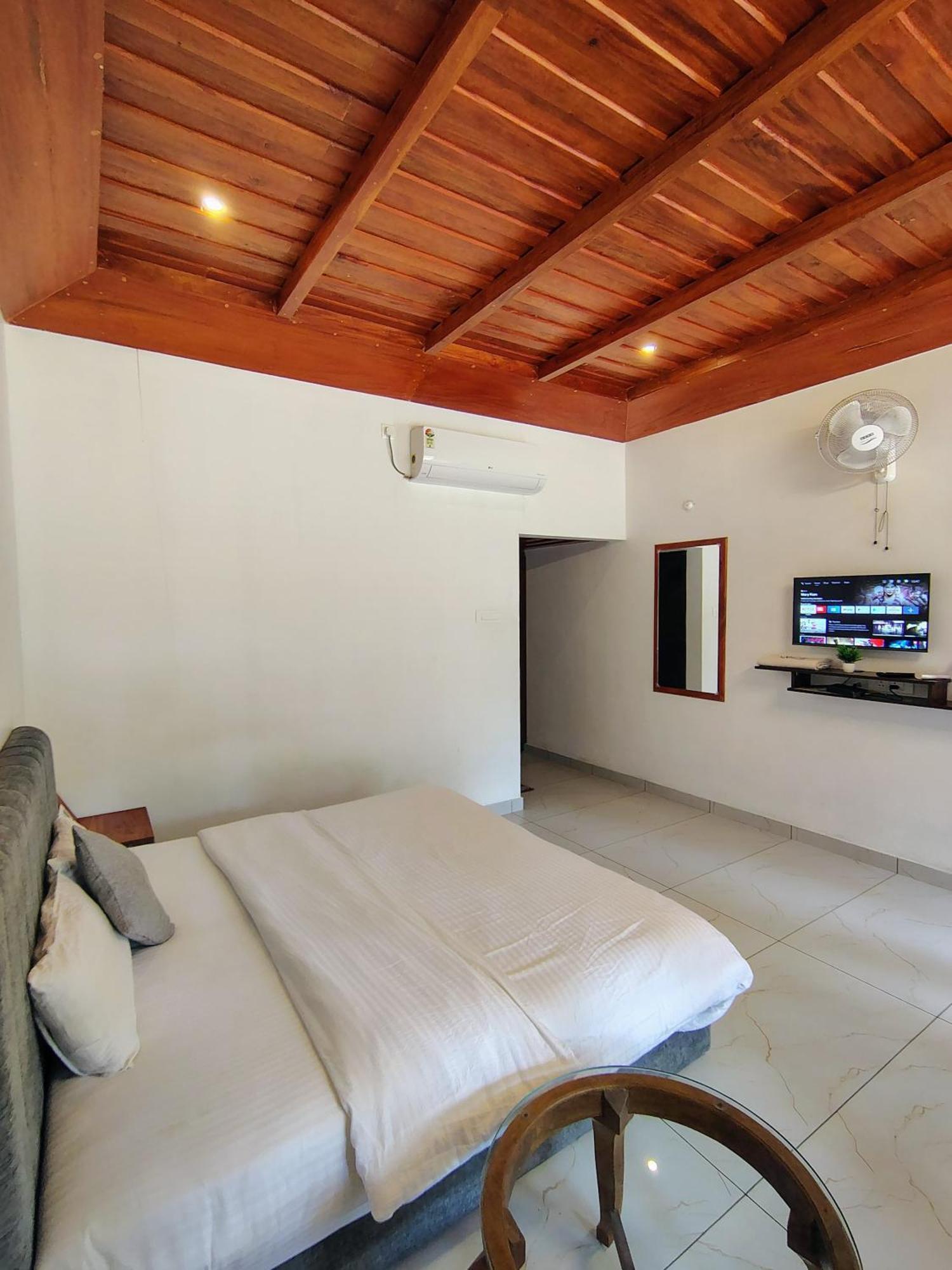 The Royal Island Hotel Mundrothuruth Kamer foto